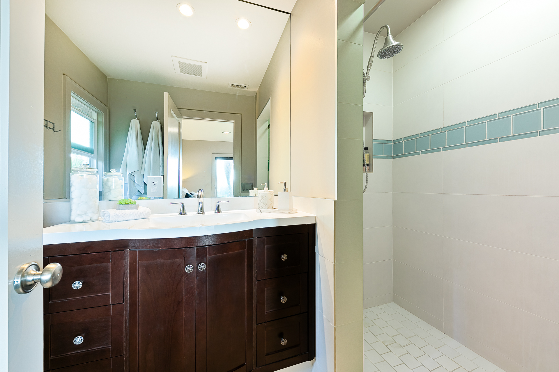 240503_6318CastejonDr-51